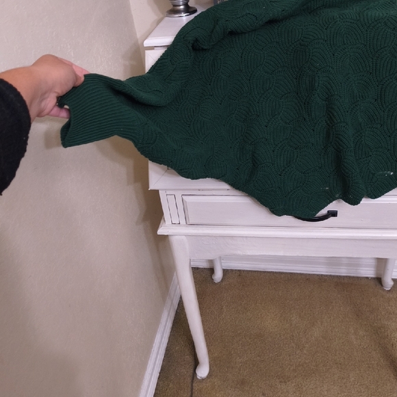 Green Textured Knit Sweater - Picture 7 of 7